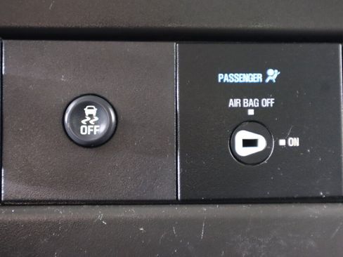 Used 2019 Chevrolet Express 2500 w/ Driver Convenience Package RWD image 24