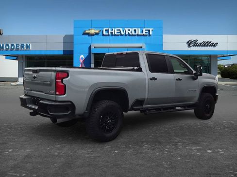 Certified 2026 Chevrolet Silverado 2500 ZR2 AWD/4WD image 5
