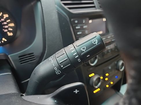 Used 2017 Ford Explorer XLT image 47