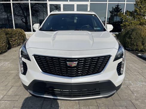 Used 2019 Cadillac XT4 Premium Luxury image 2