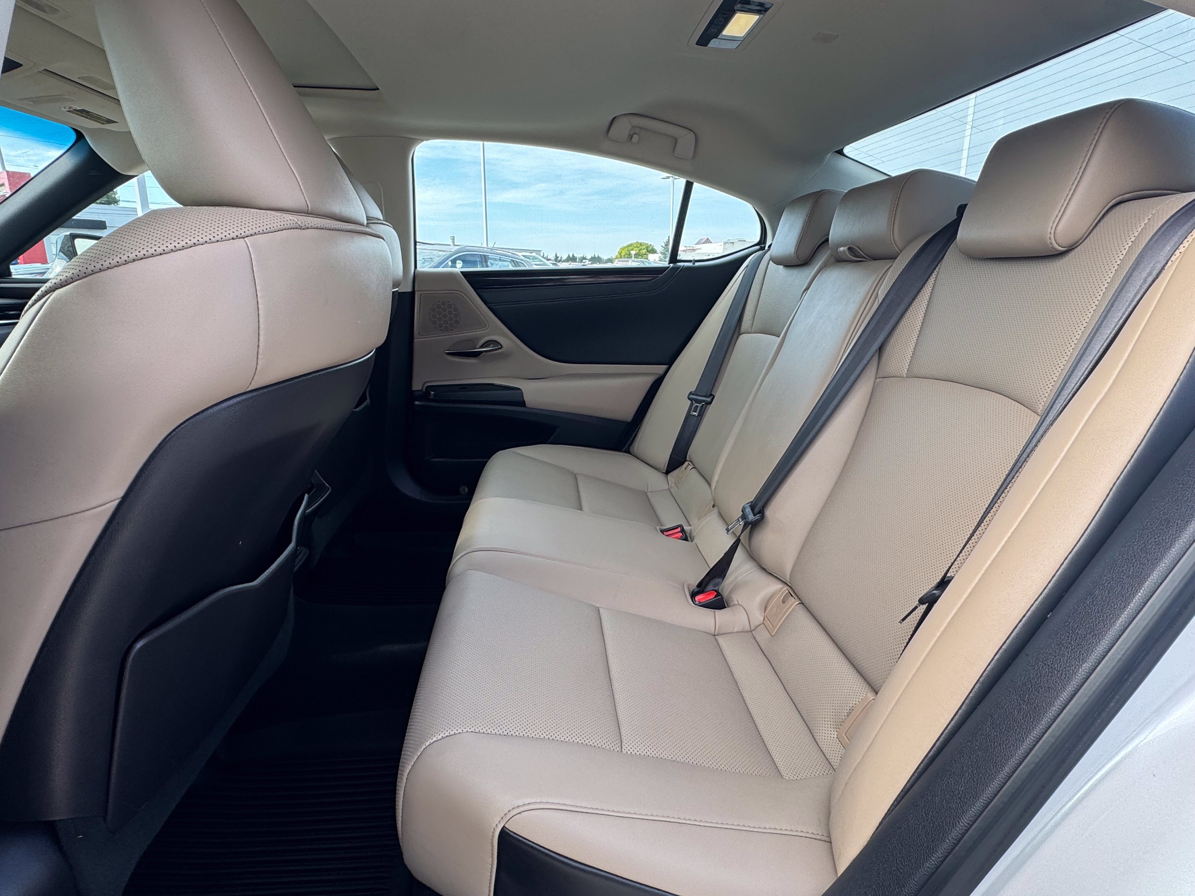Used 2020 Lexus ES 350 w/ Premium Package FWD image 13