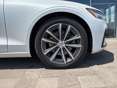 Used 2022 Volvo S60 B5 Momentum w/ Premium Package AWD/4WD image 8