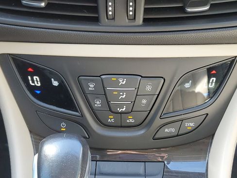 Used 2020 Buick Envision Preferred w/ LPO, Cargo Package image 32