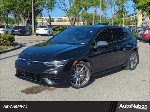 Used 2024 Volkswagen Golf R image 1
