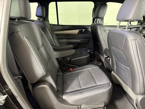 Used 2025 Buick Enclave Preferred image 16