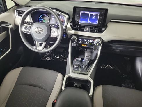 Used 2021 Toyota RAV4 XLE AWD/4WD image 15