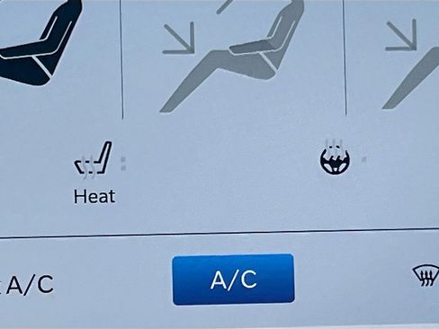 New 2025 Chrysler Pacifica Select image 30