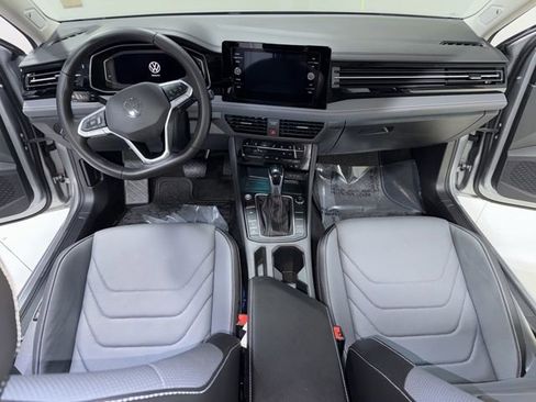 Used 2025 Volkswagen Jetta SEL image 16