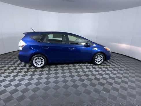 Used 2012 Toyota Prius V Three image 9