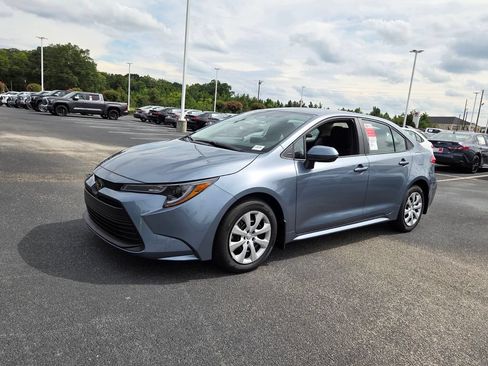 New 2026 Toyota Corolla LE FWD image 3