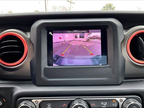 Certified 2023 Jeep Gladiator Sport image 13