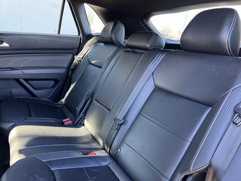 Used 2021 Volkswagen Atlas Cross Sport SE w/ Panoramic Sunroof Package image 33