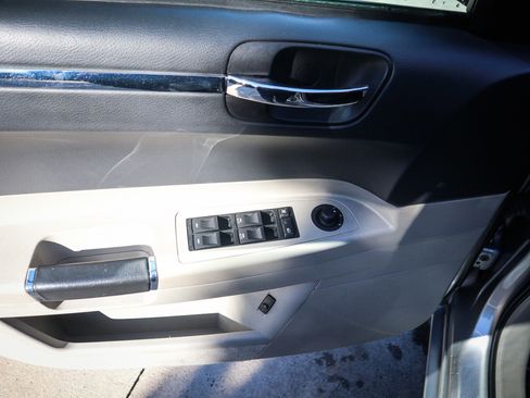 Used 2006 Chrysler 300 SRT8 w/ SRT Option Group II image 13