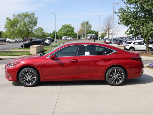 Used 2025 Lexus ES 300h w/ Premium Package FWD image 6