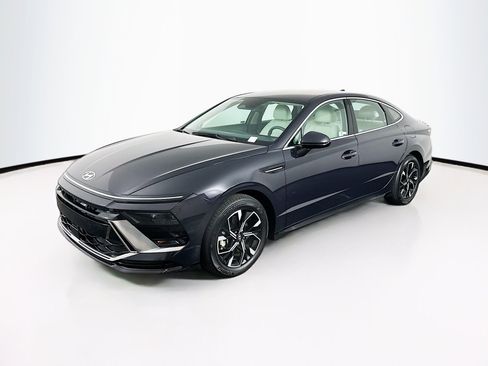 Used 2025 Hyundai Sonata SEL FWD image 3