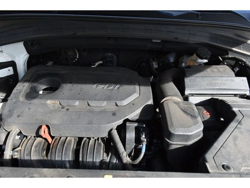 Used 2019 Hyundai Santa Fe SEL image 9