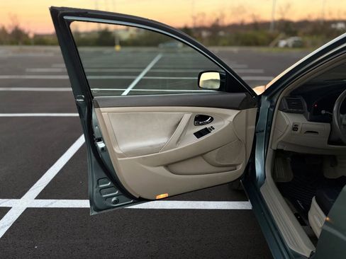 Used 2009 Toyota Camry SE image 9