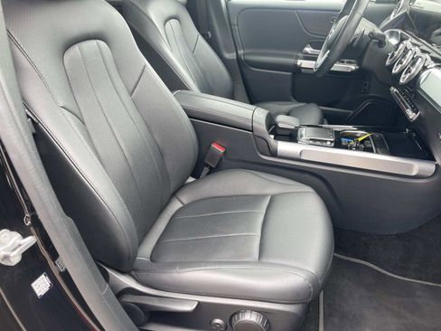 Certified 2022 Mercedes-Benz GLB 250 image 22