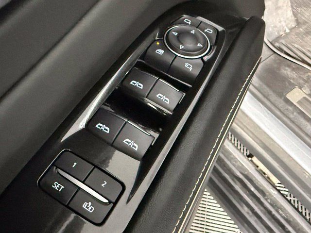 Used 2024 Cadillac Escalade Sport Platinum w/ LPO, ONYX Package AWD/4WD image 21