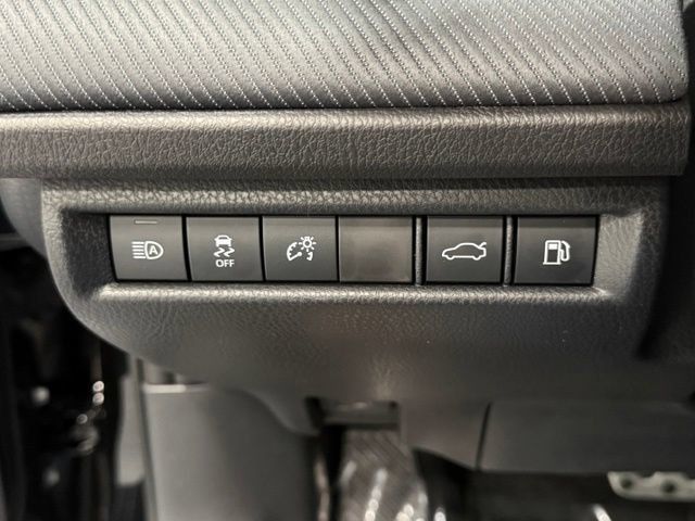 Used 2026 Toyota Camry Hybrid FWD image 11