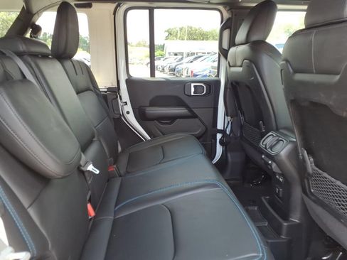Used 2024 Jeep Wrangler Unlimited Rubicon 4xe AWD/4WD image 16