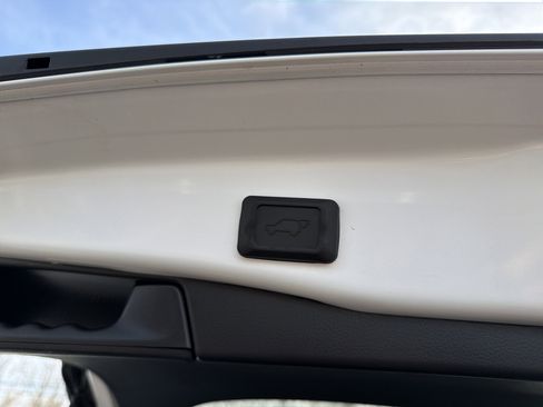 Used 2023 Toyota RAV4 XLE Premium AWD/4WD image 27