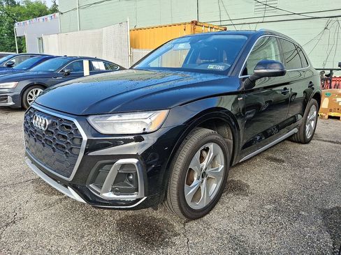 Used 2023 Audi Q5 2.0T Premium Plus w/ Premium Plus Package AWD/4WD image 2