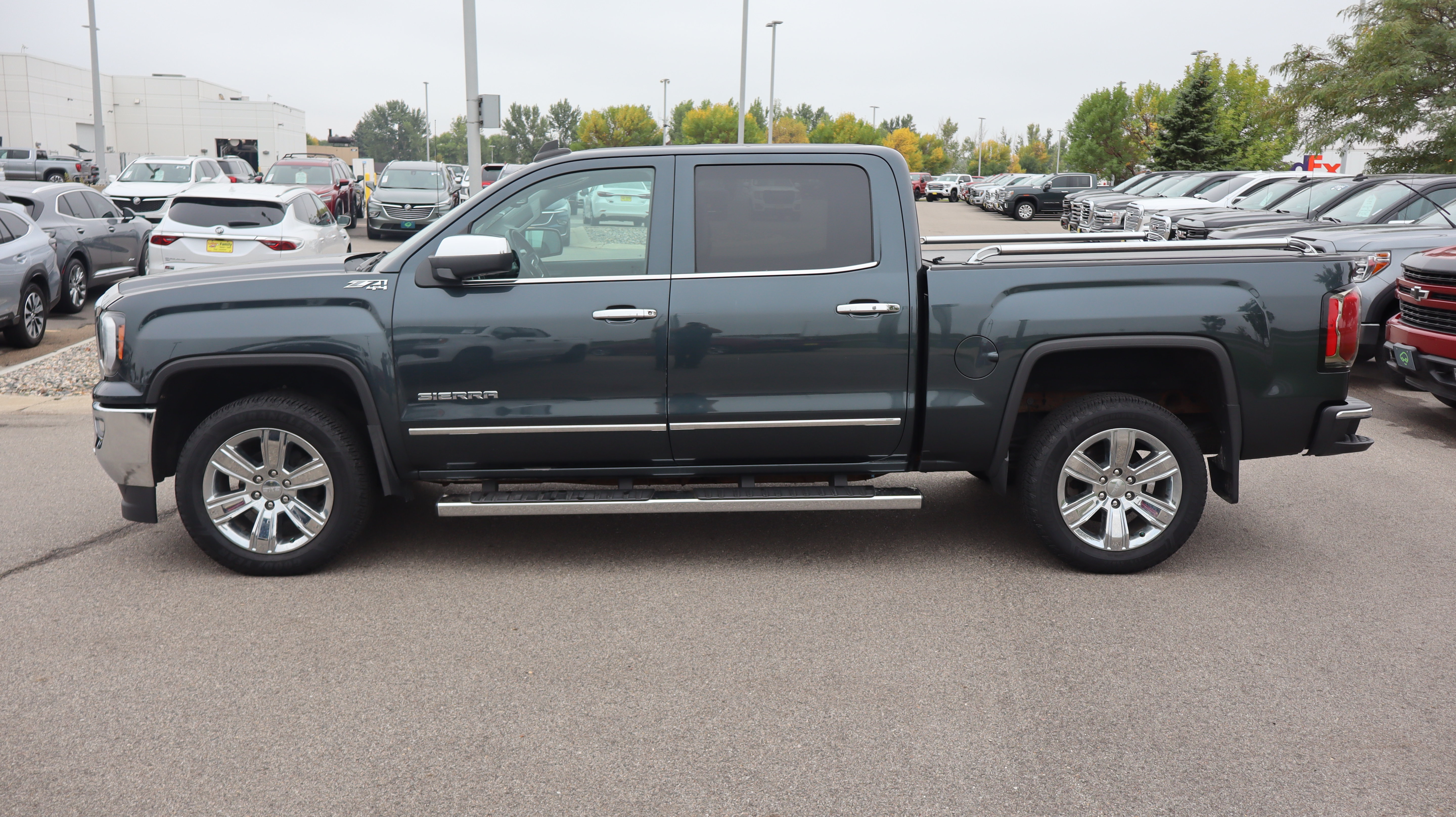 Used 2018 GMC Sierra 1500 SLT AWD/4WD image 4