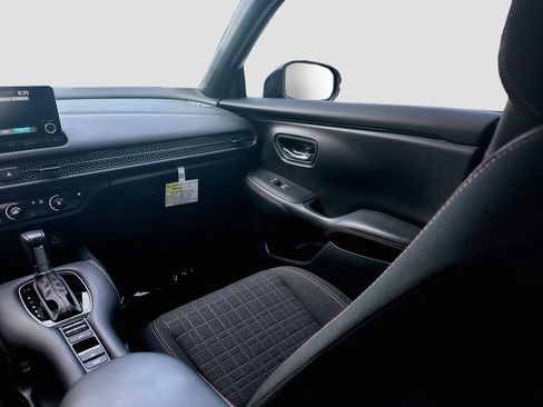 Certified 2025 Honda HR-V Sport image 21