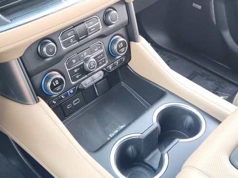 Used 2023 Chevrolet Tahoe Premier RWD image 21