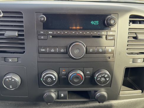 Used 2011 Chevrolet Silverado 3500 LT image 19