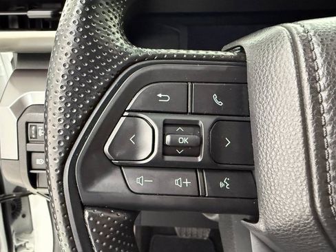 Used 2025 Toyota Tacoma SR5 image 11