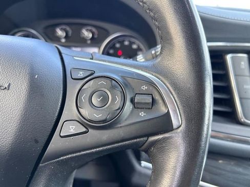 Used 2020 Buick Enclave Essence image 14