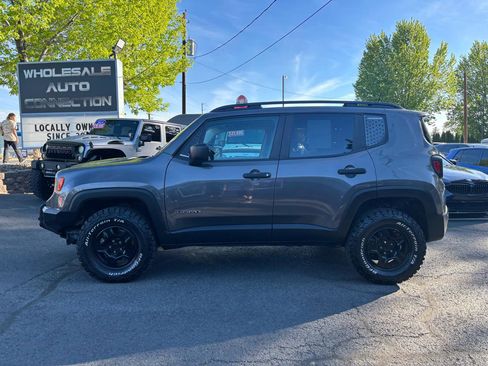 Used 2017 Jeep Renegade Sport w/ Power & Air Group AWD/4WD image 2
