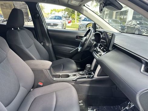 Used 2024 Toyota Corolla Cross LE image 30