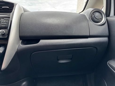 Used 2017 Nissan Versa Note SV FWD image 19