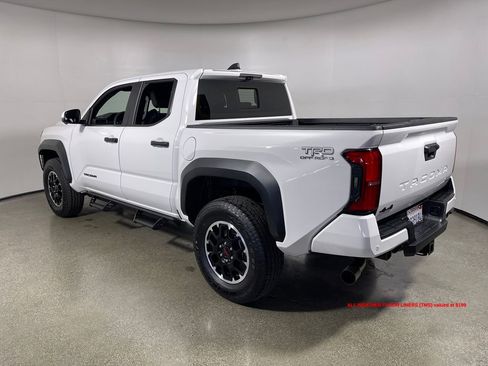 Certified 2025 Toyota Tacoma TRD Off-Road w/ TRD Off Road Premium Package image 5