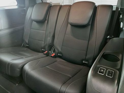 Used 2022 Mercedes-Benz GLS 450 4MATIC image 33