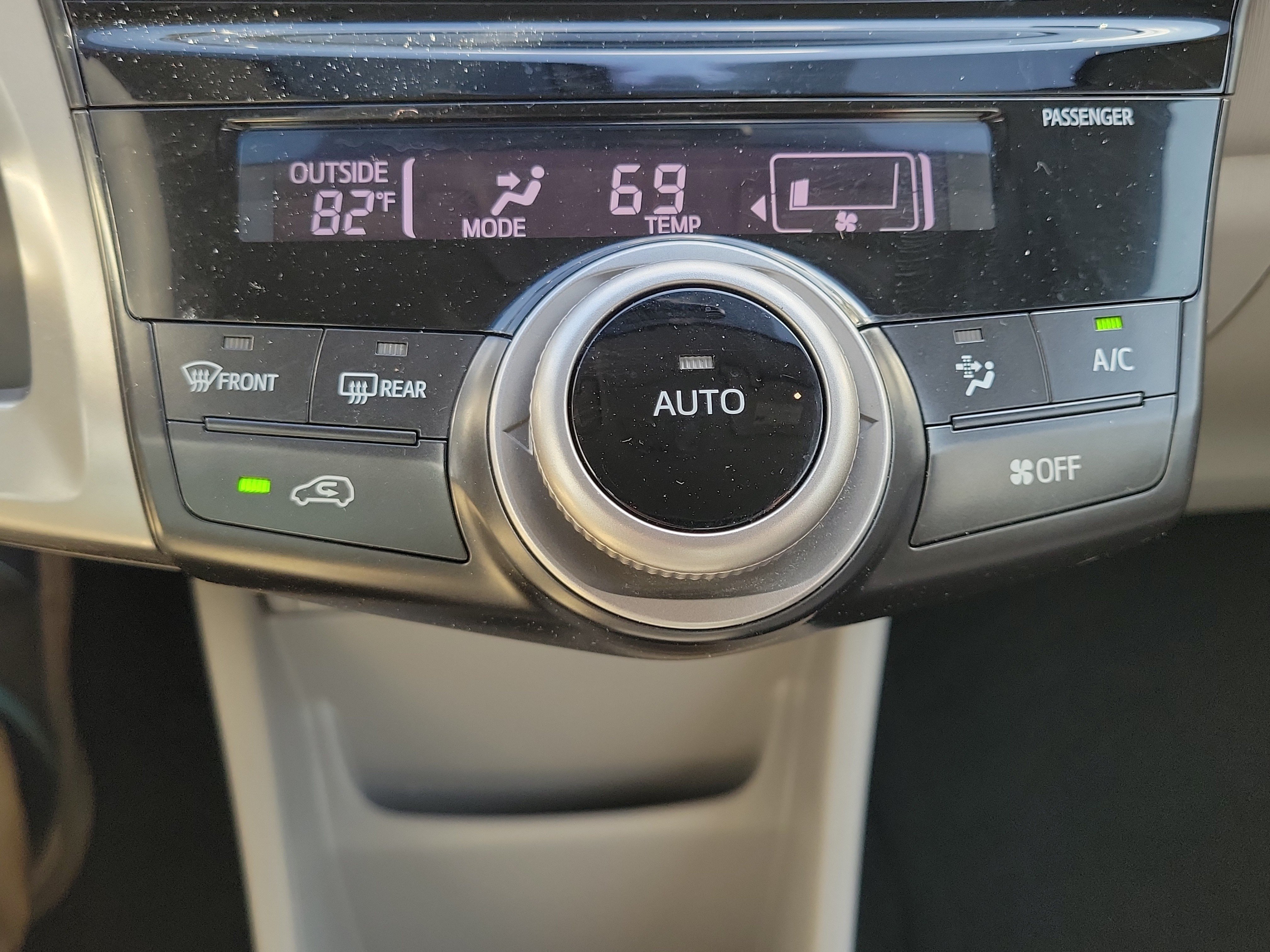 Used 2015 Toyota Prius V Two FWD image 27