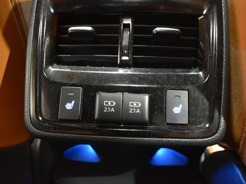 Used 2019 Toyota Avalon Limited image 44