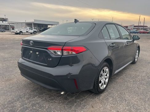 Used 2025 Toyota Corolla LE image 6
