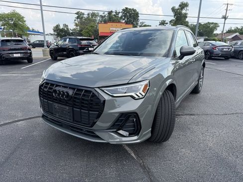 Used 2025 Audi Q3 2.0T Premium w/ Convenience Package AWD/4WD image 2