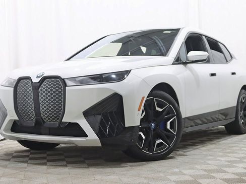 Used 2023 BMW iX xDrive50 w/ Premium Package image 7