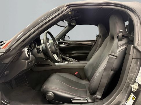 Used 2019 MAZDA MX-5 Miata Grand Touring w/ GT-S Package RWD image 25