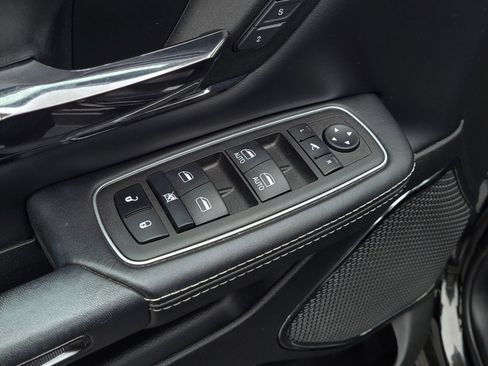 Used 2023 RAM 1500 Limited image 12