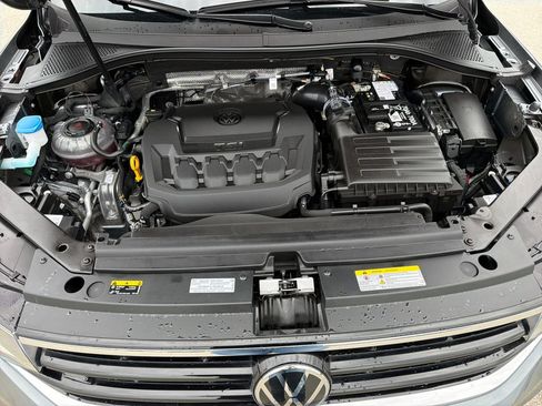 Certified 2024 Volkswagen Tiguan SE R-Line FWD image 30