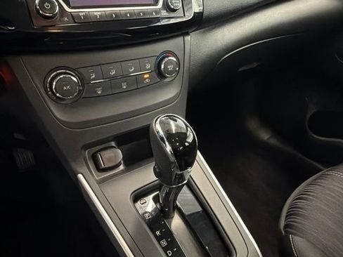 Used 2017 Nissan Sentra SV FWD image 19