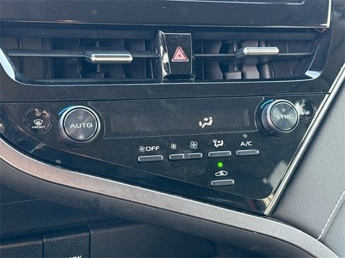 Used 2023 Toyota Camry SE image 24