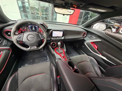 Used 2019 Chevrolet Camaro ZL1 RWD image 32