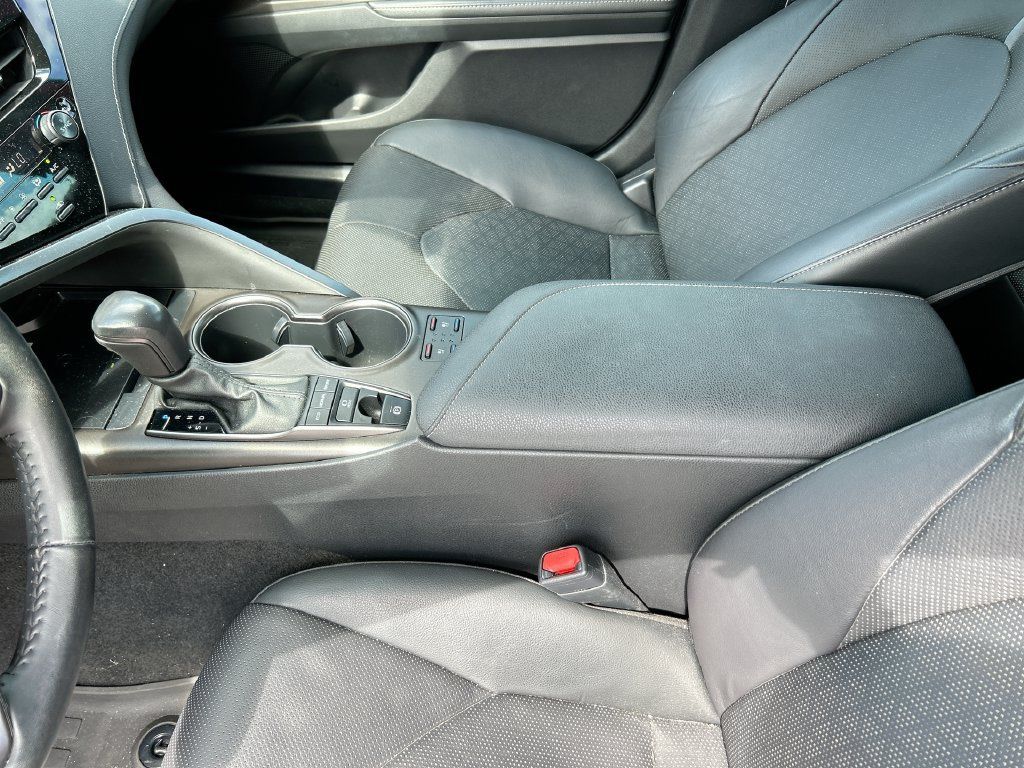 Used 2022 Toyota Camry XSE w/ Navigation Package FWD image 29